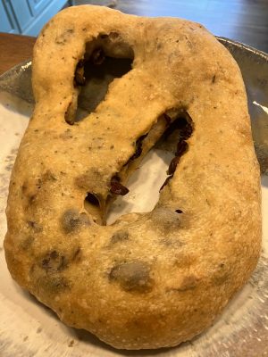 Fougasse aux tomates séchées et aux olives